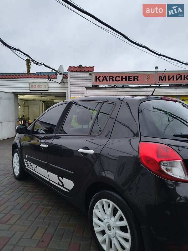 Хэтчбек Renault Clio 2011 в Днепре