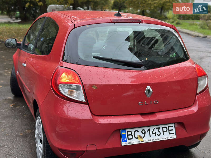 Седан Renault Clio 2010 в Львові фото 8 Седан Renault Clio 2010 в Львові