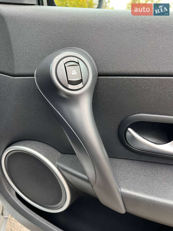 Хетчбек Renault Clio 2006 в Хоролі