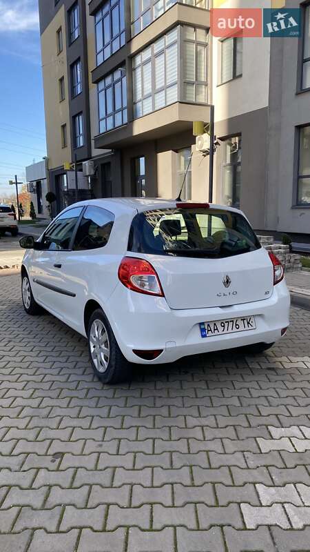 Хэтчбек Renault Clio 2012 в Ивано-Франковске