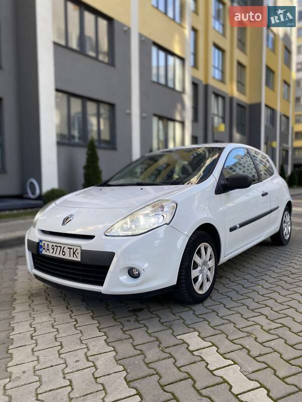 Хэтчбек Renault Clio 2012 в Ивано-Франковске