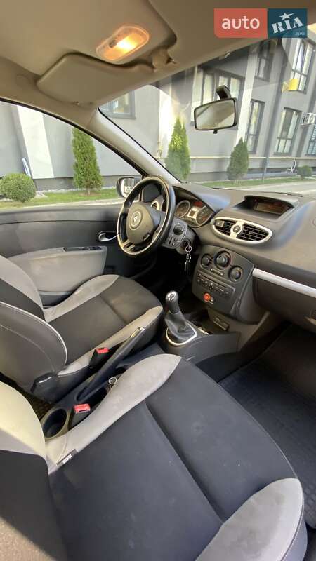 Хэтчбек Renault Clio 2012 в Ивано-Франковске