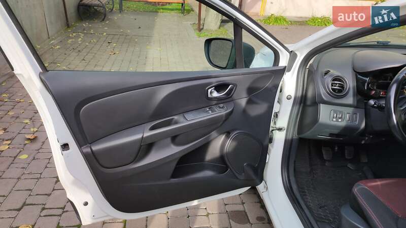 Универсал Renault Clio 2015 в Киеве фото 45 Универсал Renault Clio 2015 в Киеве