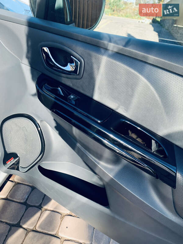 Універсал Renault Clio 2014 в Чернівцях фото 12 Універсал Renault Clio 2014 в Чернівцях