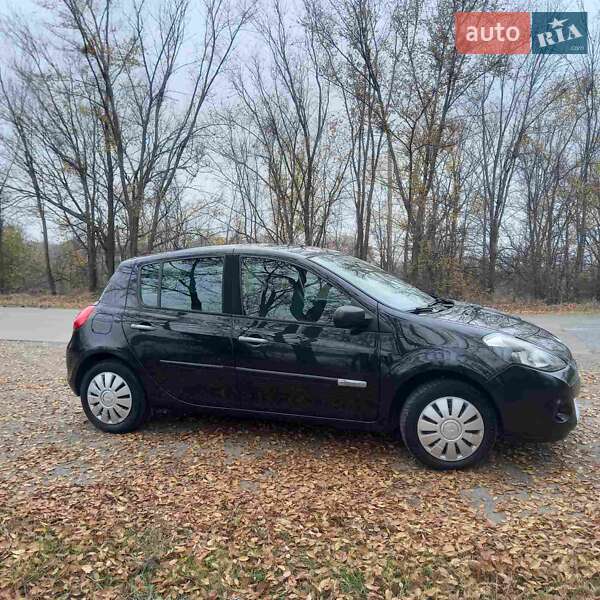 Хэтчбек Renault Clio 2009 в Томаковке