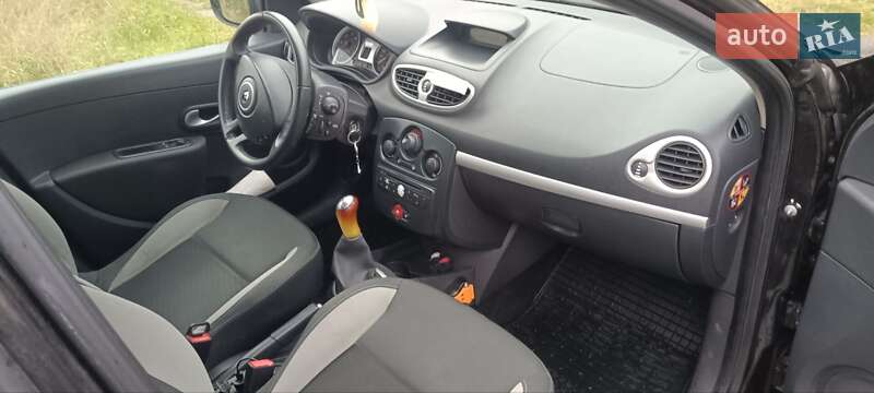 Хэтчбек Renault Clio 2011 в Жовкве фото 3 Хэтчбек Renault Clio 2011 в Жовкве