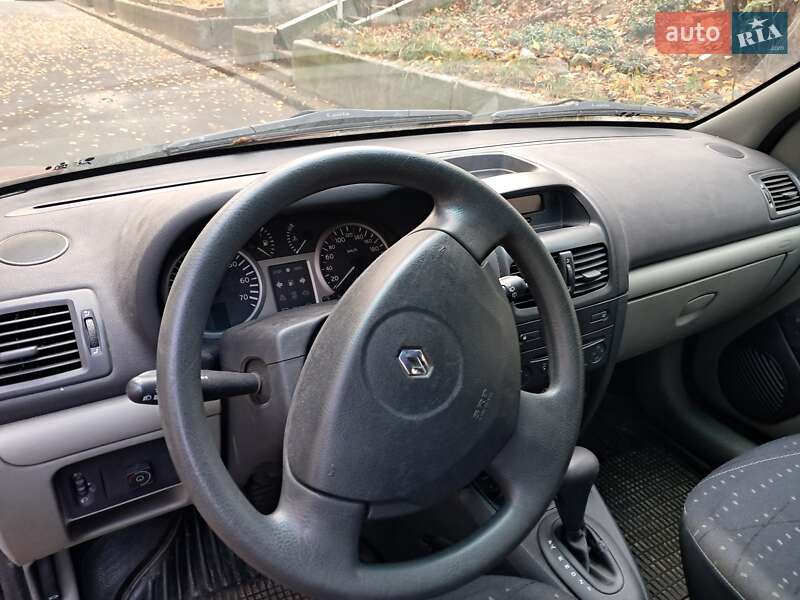 Хэтчбек Renault Clio 2003 в Киеве