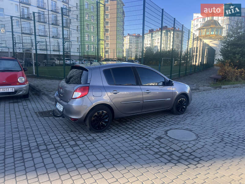 Хетчбек Renault Clio 2011 в Івано-Франківську фото 5 Хетчбек Renault Clio 2011 в Івано-Франківську