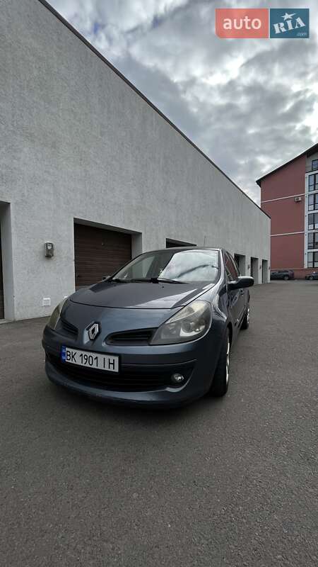 Хетчбек Renault Clio 2005 в Рівному фото Хетчбек Renault Clio 2005 в Рівному