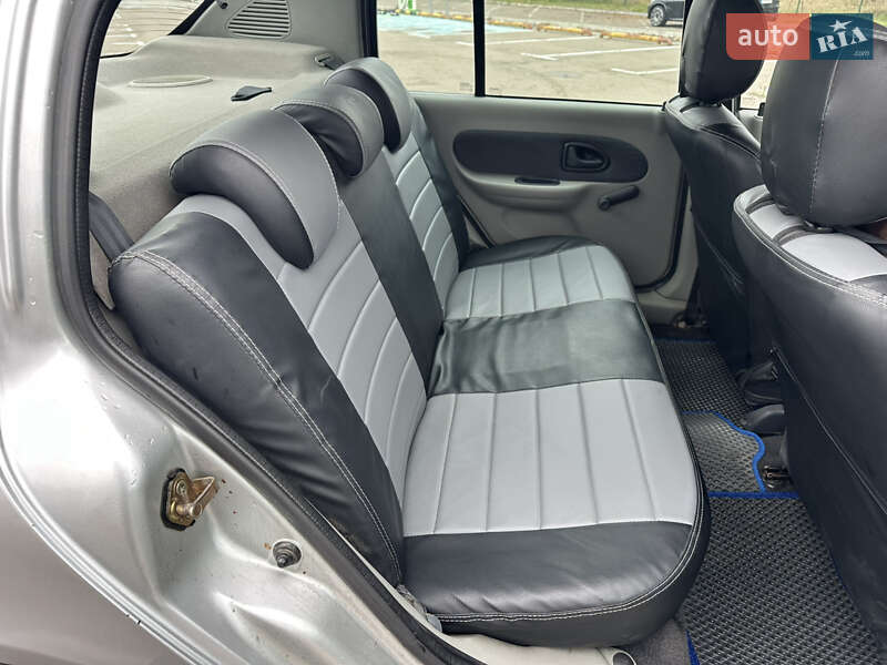 Седан Renault Clio 2006 в Києві