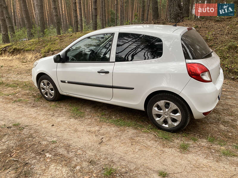 Хэтчбек Renault Clio 2011 в Изяславе фото 10 Хэтчбек Renault Clio 2011 в Изяславе