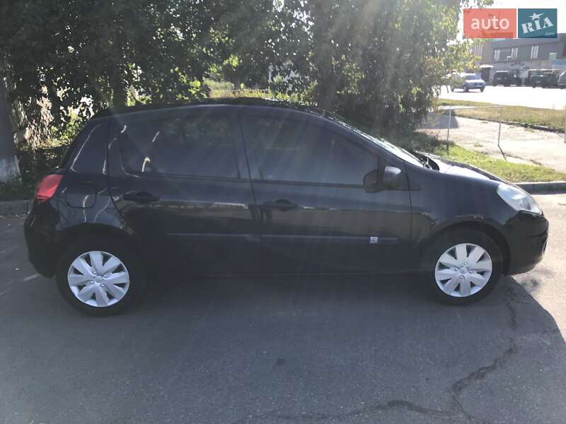 Хэтчбек Renault Clio 2009 в Сумах