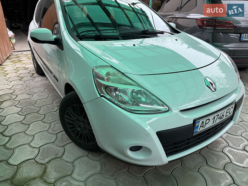 Хетчбек Renault Clio 2010 в Запоріжжі