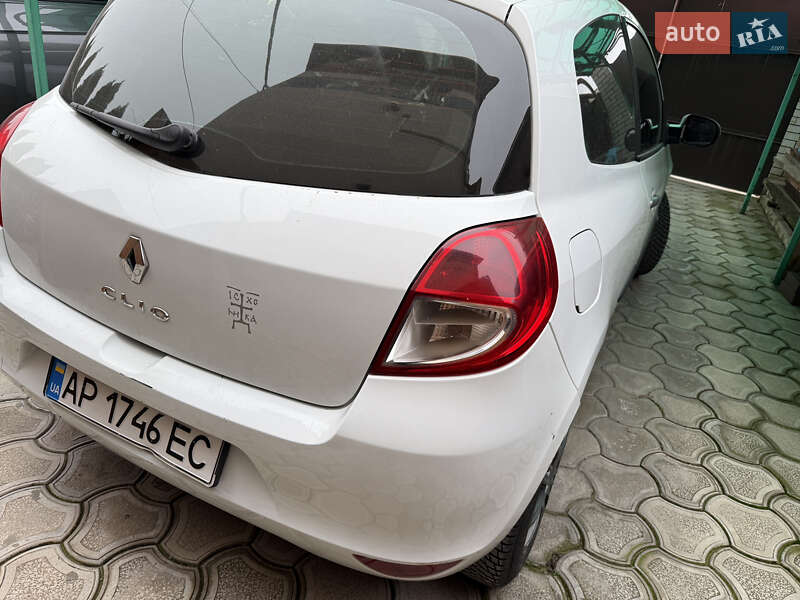 Хетчбек Renault Clio 2010 в Запоріжжі