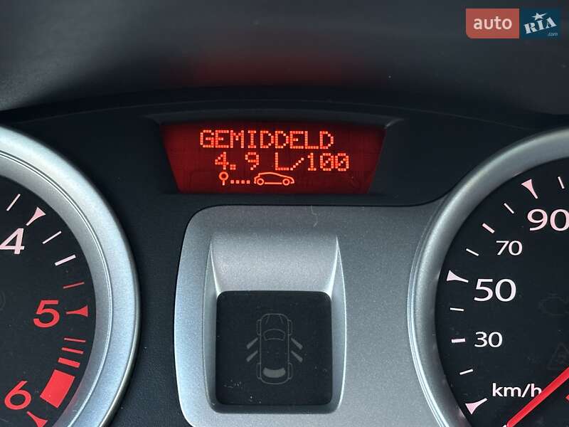 Хетчбек Renault Clio 2011 в Глевасі