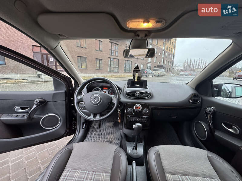 Хэтчбек Renault Clio 2011 в Нетешине фото 26 Хэтчбек Renault Clio 2011 в Нетешине
