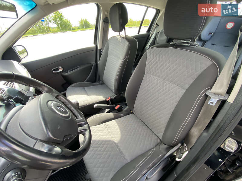 Хетчбек Renault Clio 2012 в Рівному