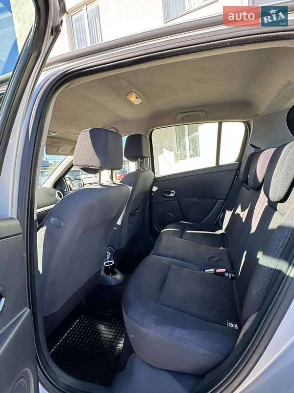 Хэтчбек Renault Clio 2005 в Черновцах фото 9 Хэтчбек Renault Clio 2005 в Черновцах