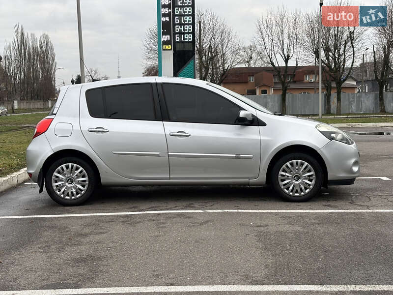 Хэтчбек Renault Clio 2011 в Киеве