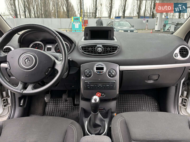 Хэтчбек Renault Clio 2011 в Киеве