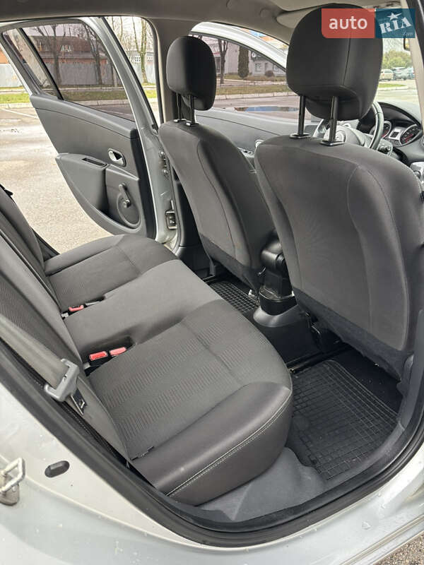 Хэтчбек Renault Clio 2011 в Киеве