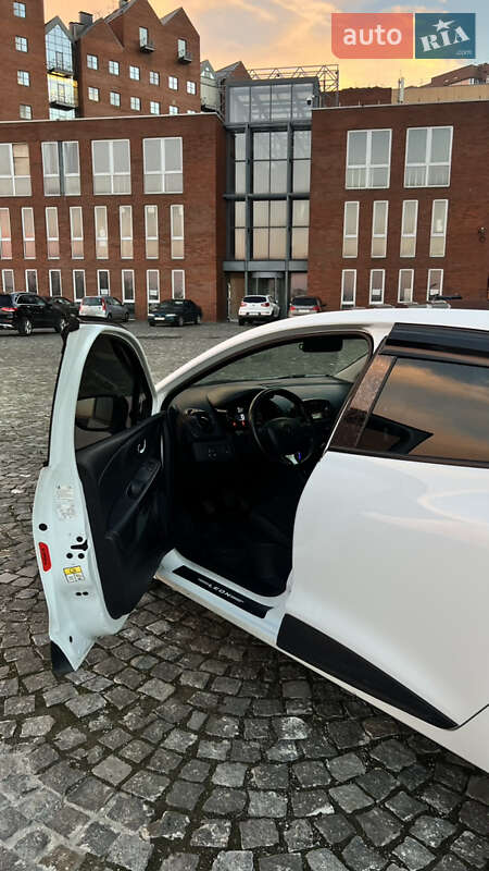 Хетчбек Renault Clio 2016 в Дніпрі