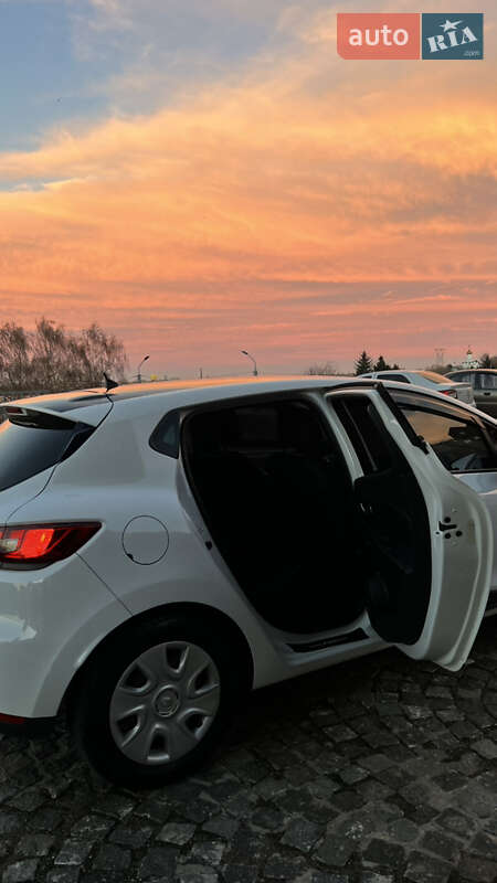 Хетчбек Renault Clio 2016 в Дніпрі