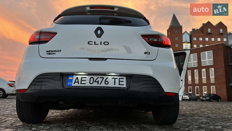 Хетчбек Renault Clio 2016 в Дніпрі