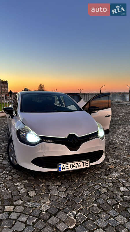 Хетчбек Renault Clio 2016 в Дніпрі