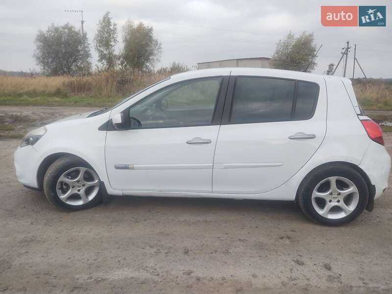 Хэтчбек Renault Clio 2012 в Дубно