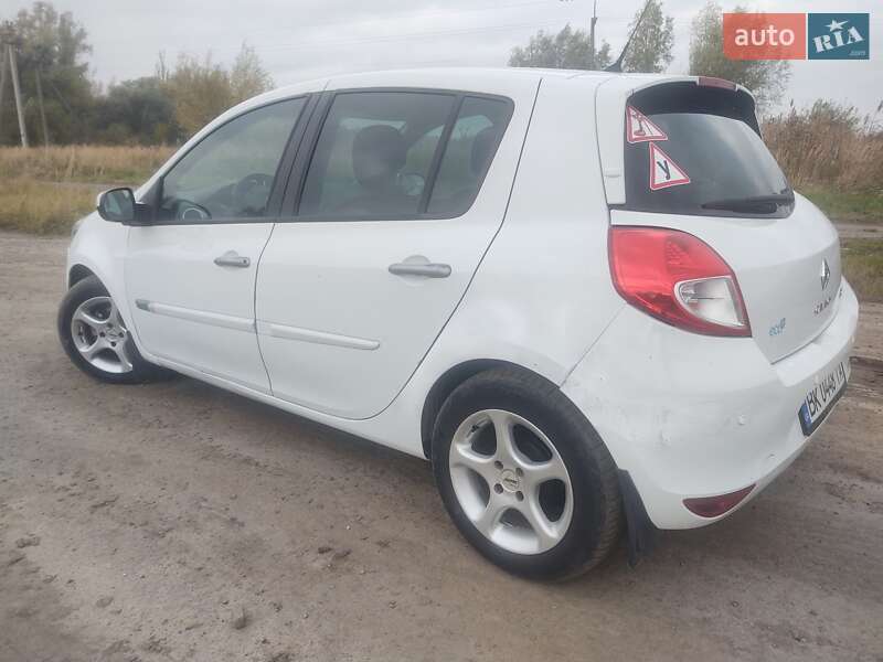 Хэтчбек Renault Clio 2012 в Дубно