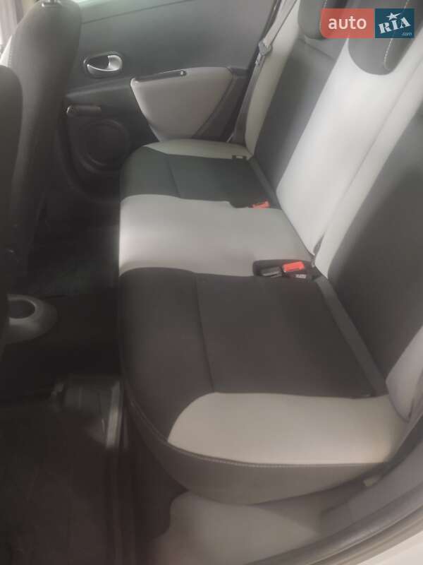 Хэтчбек Renault Clio 2012 в Дубно