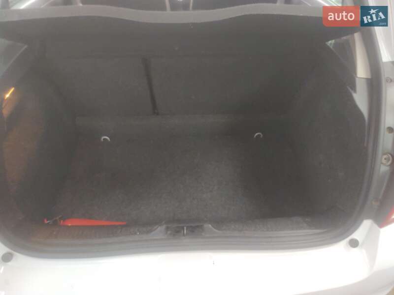 Хэтчбек Renault Clio 2012 в Дубно