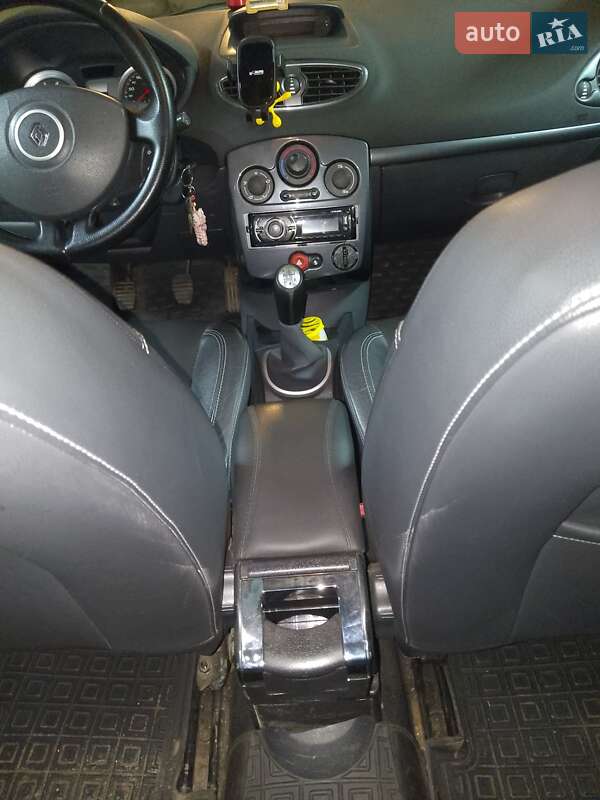 Хетчбек Renault Clio 2006 в Старокостянтинові фото 5 Хетчбек Renault Clio 2006 в Старокостянтинові