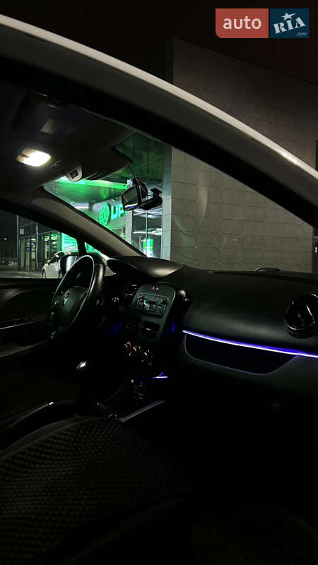 Хэтчбек Renault Clio 2016 в Днепре фото 5 Хэтчбек Renault Clio 2016 в Днепре