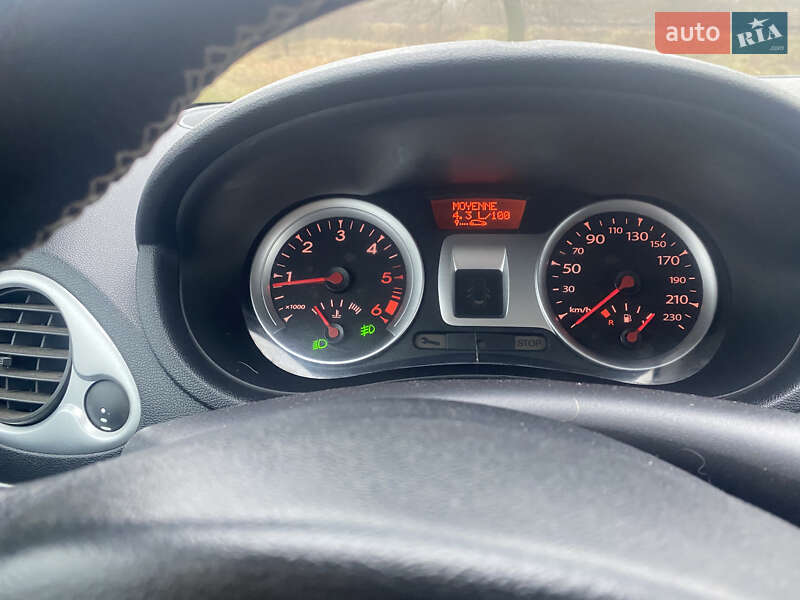 Хетчбек Renault Clio 2011 в Ізяславі фото 24 Хетчбек Renault Clio 2011 в Ізяславі