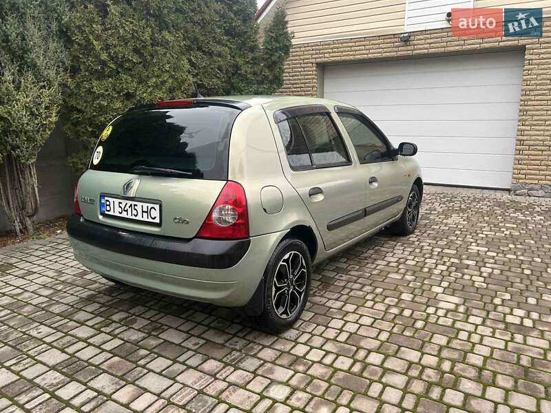 Хэтчбек Renault Clio 2003 в Ирпене