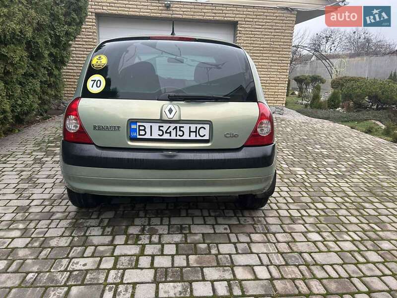 Хэтчбек Renault Clio 2003 в Ирпене