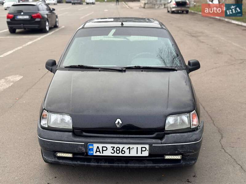 Хэтчбек Renault Clio 1993 в Запорожье