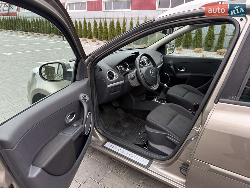Універсал Renault Clio 2009 в Луцьку