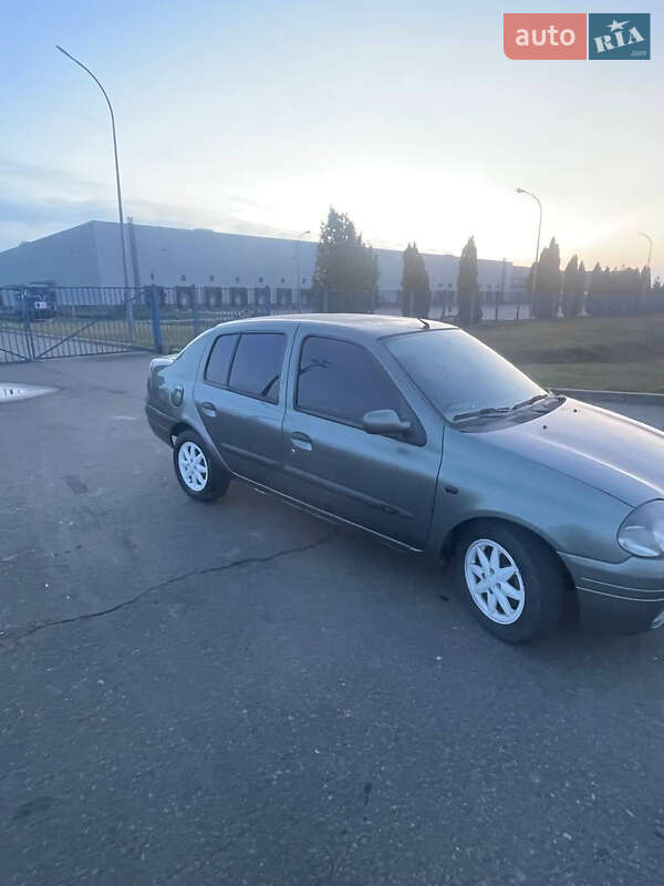 Хэтчбек Renault Clio 2001 в Яготине