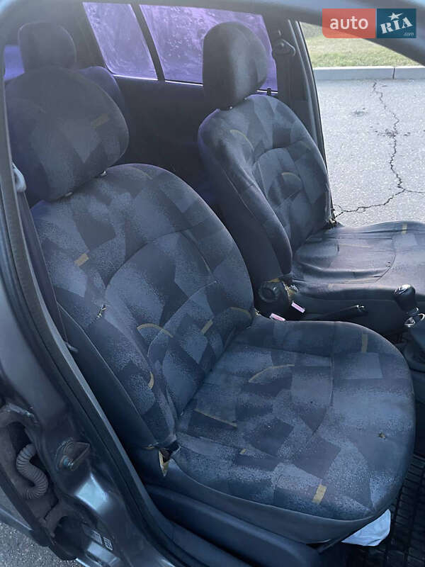 Хэтчбек Renault Clio 2001 в Яготине