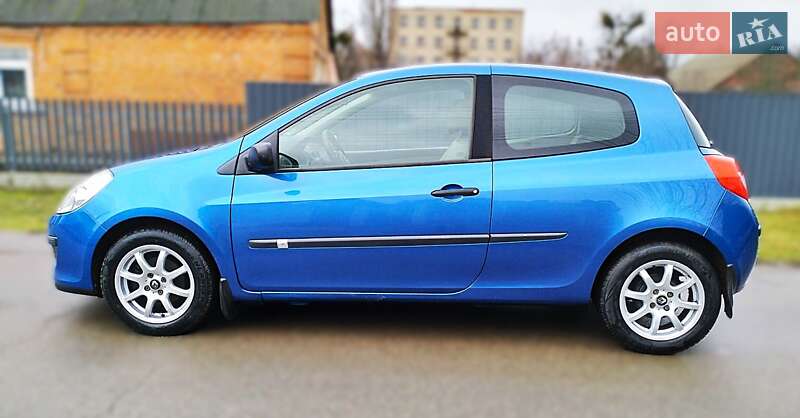 Хэтчбек Renault Clio 2005 в Сумах