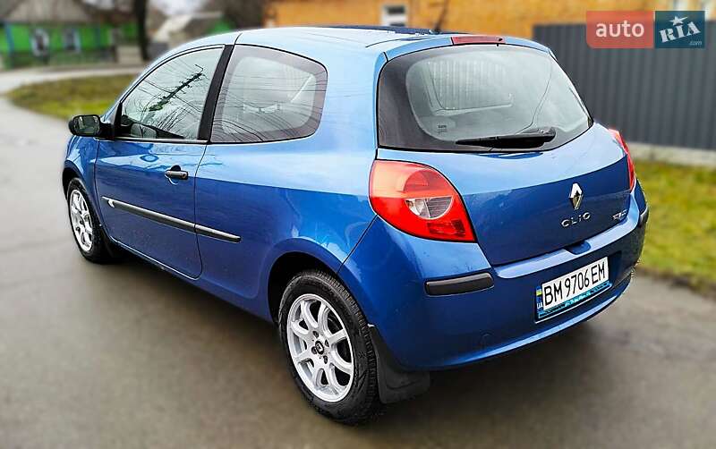Хэтчбек Renault Clio 2005 в Сумах