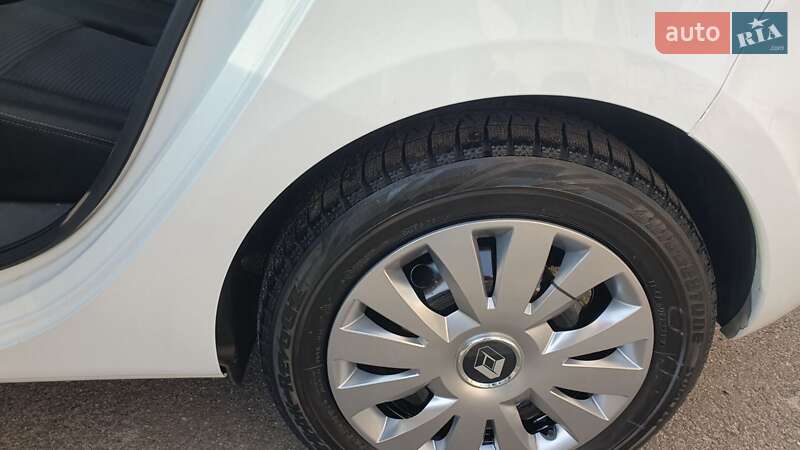 Хэтчбек Renault Clio 2012 в Киеве фото 5 Хэтчбек Renault Clio 2012 в Киеве