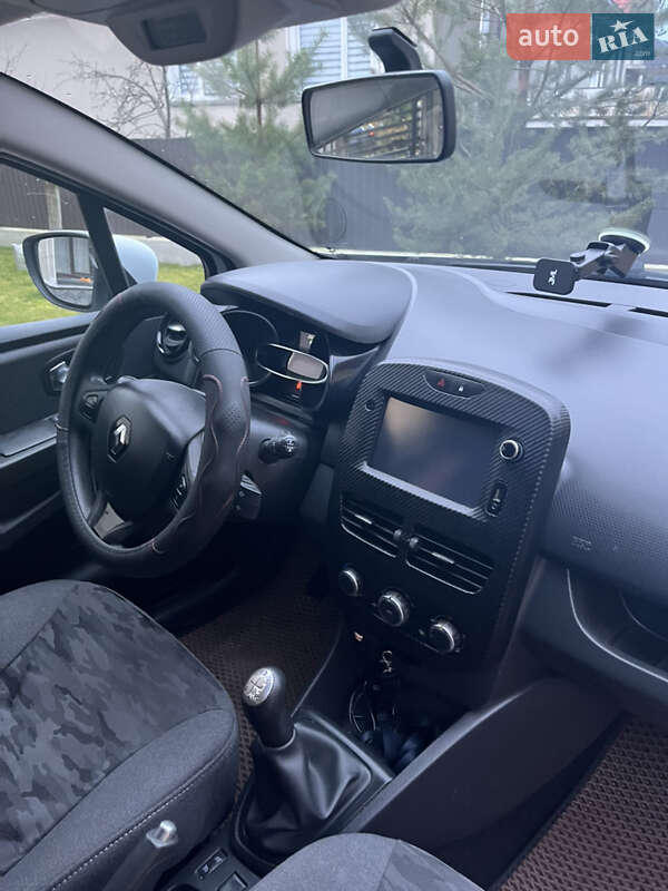 Хэтчбек Renault Clio 2015 в Рожнятове