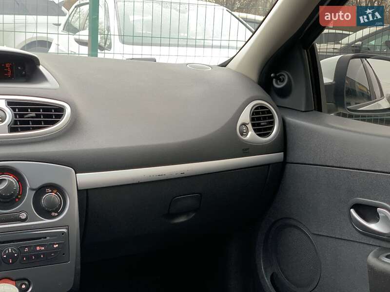 Хэтчбек Renault Clio 2012 в Бердичеве