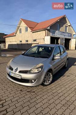 Хэтчбек Renault Clio 2006 в Коломые