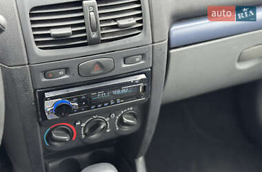 Седан Renault Clio 2008 в Виннице