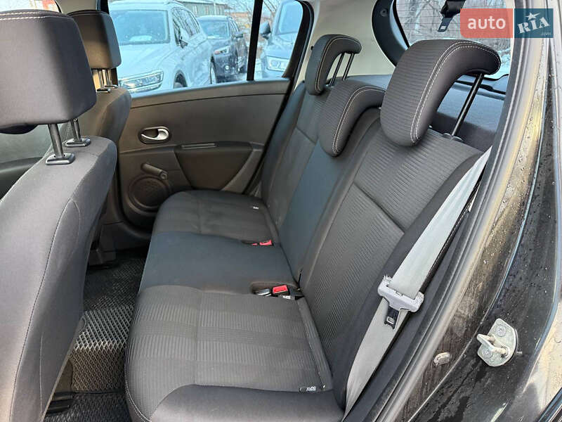 Хэтчбек Renault Clio 2011 в Коломые фото 23 Хэтчбек Renault Clio 2011 в Коломые